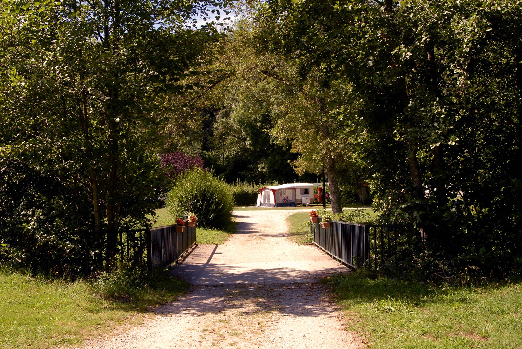 camping-Roybon-19-Pont-du-camping